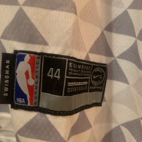 Nike Trae Young Atlanta Basketball Jersey - Picture 3 of 3